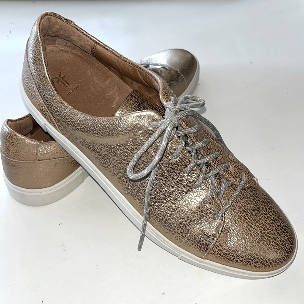 FRYE rose gold metallic lace up sneakers 11